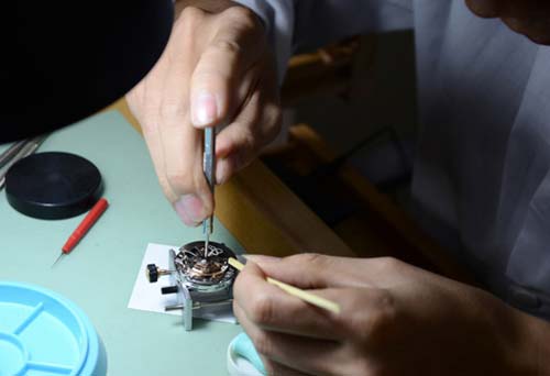 Sửa đồng hồ đeo tay ở Hà Nội