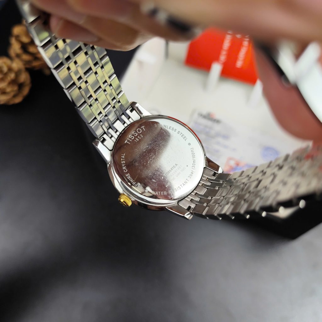 Bộ máy quartz Thụy Sĩ, chính xác cao