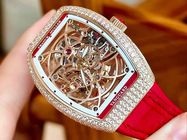 Đồng hồ Franck Muller Vanguard cao cấp, thiết kế độc đáo